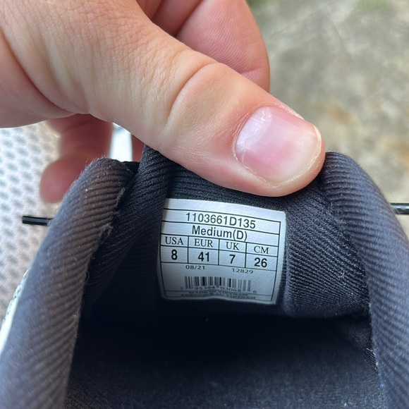 Brooks Adrenaline GTS 22 white/black size 8 men’s - Picture 4 of 4